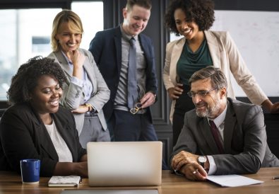 analyzing-people-3441040_1920