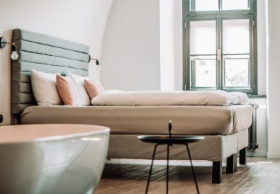 the-interior-of-the-3475656_1920